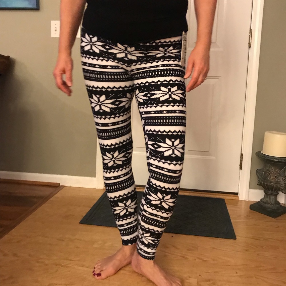 Black and white patterned leggings Sz OS